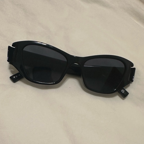 LE SPECS sweet fantasy sunglasses - Picture 3 of 6